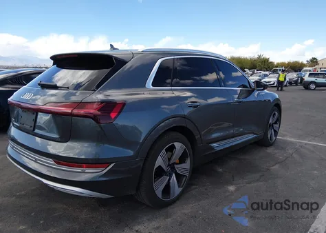 2019 Audi E-Tron Premium Plus из США, поврежденный, VIN WA1VAAGE3KB008377